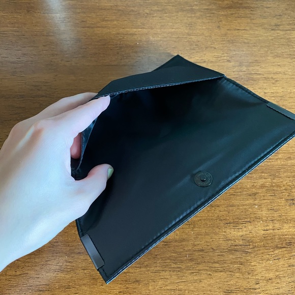 Mac Cosmetics Makeup Brush Bag - Picture 4 of 4